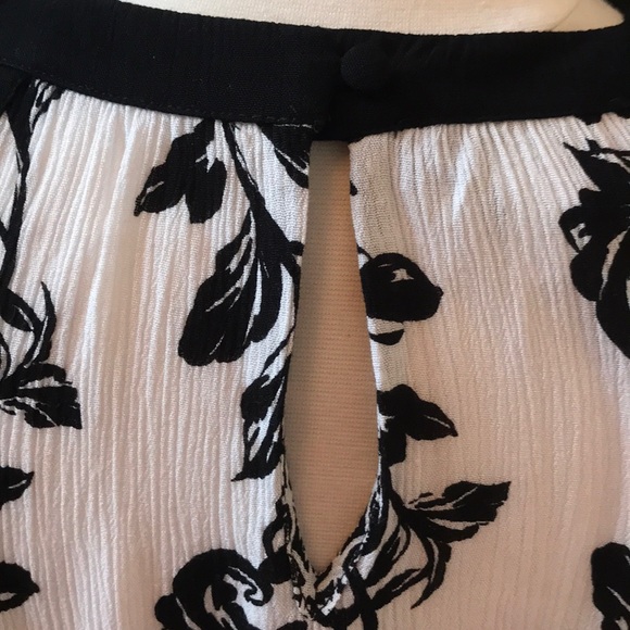 NWOT INC TOP - Picture 4 of 8